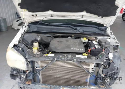 2013 Dodge Grand Caravan Sxt z USA, uszkodzony, nr VIN 2C4RDGCG0DR585462